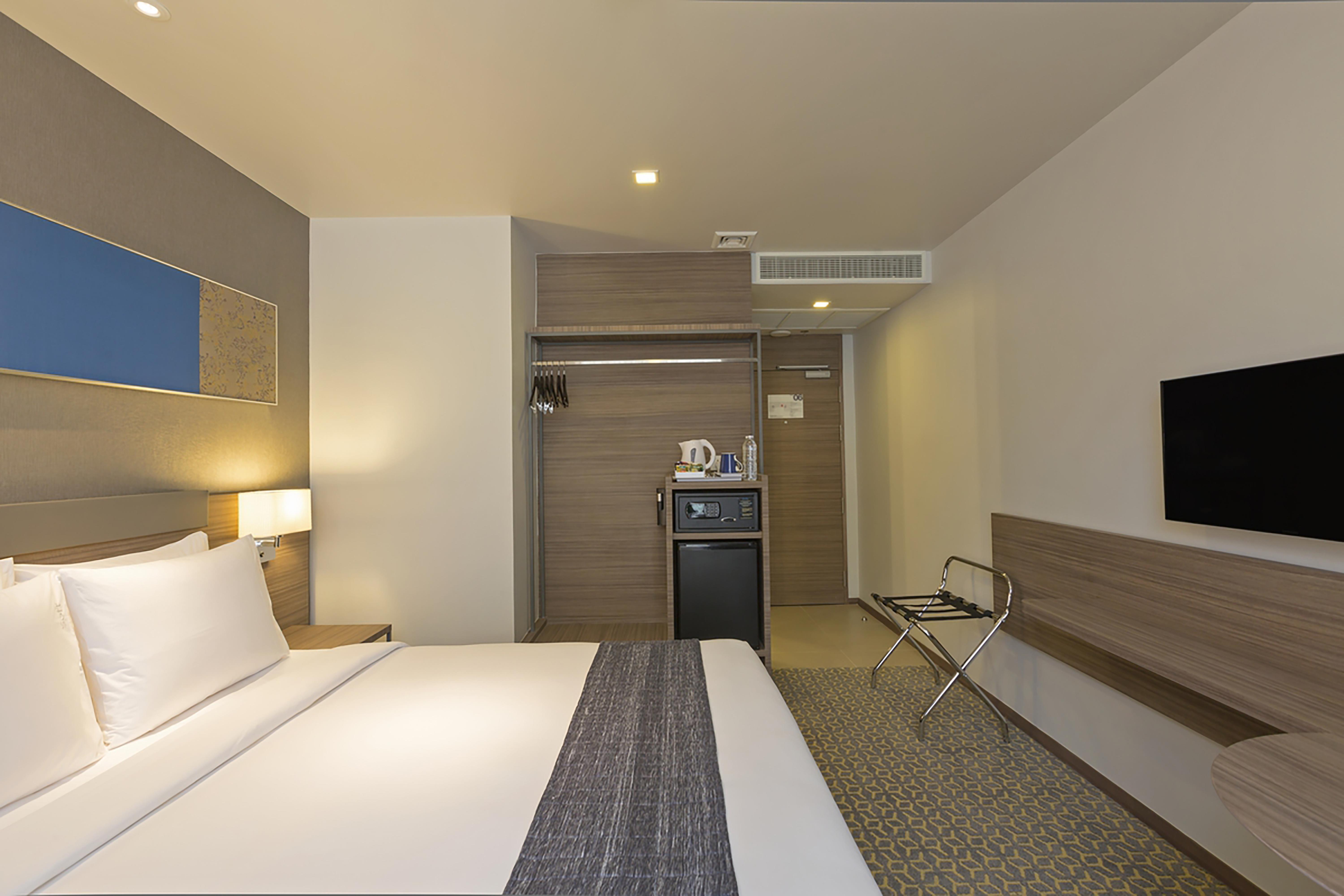 Holiday Inn Express Bangkok Sathorn By Ihg Экстерьер фото