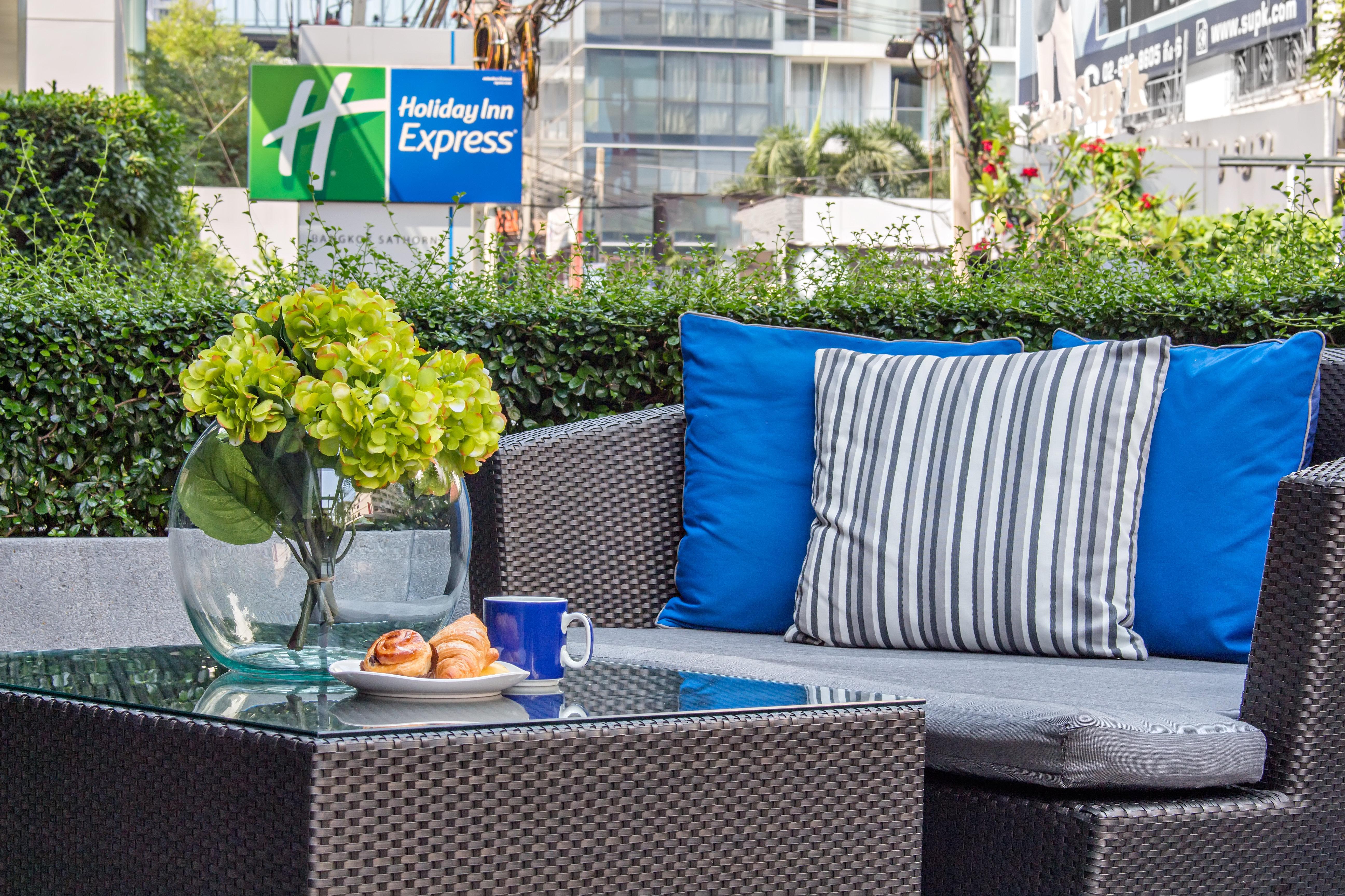 Holiday Inn Express Bangkok Sathorn By Ihg Экстерьер фото
