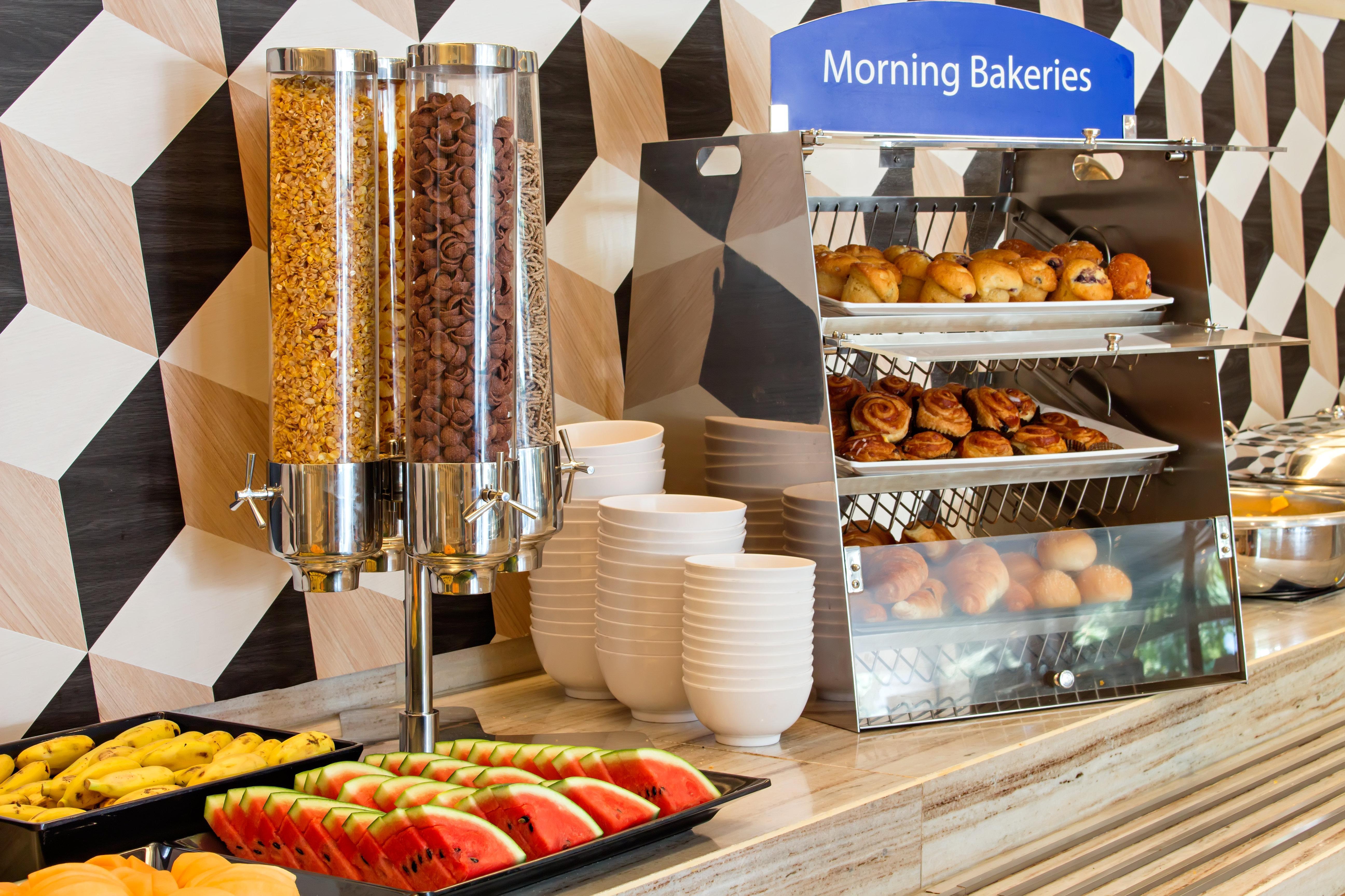 Holiday Inn Express Bangkok Sathorn By Ihg Экстерьер фото